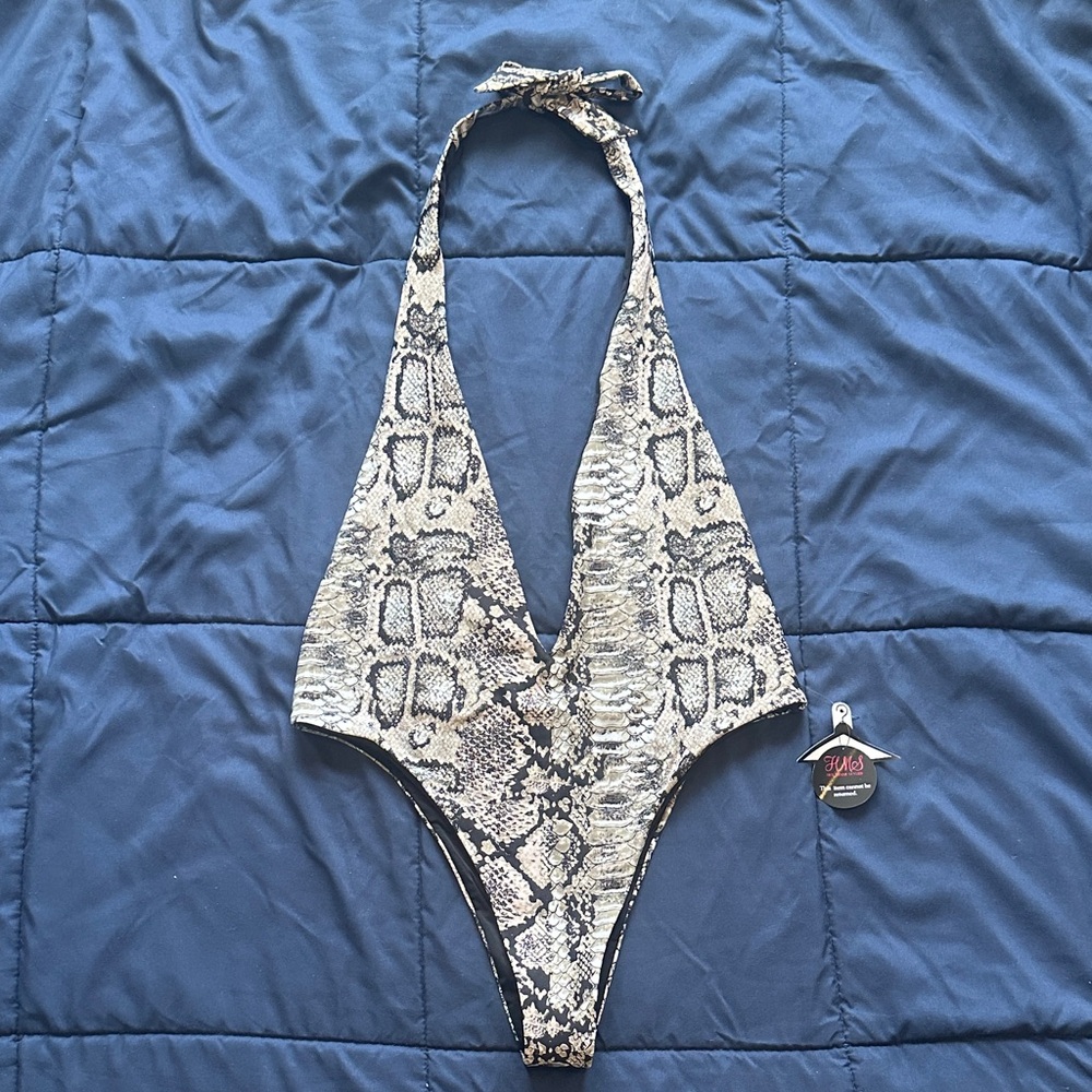 Hot Miami Styles Snake Print One-Piece Swimsuit in Beige and Black